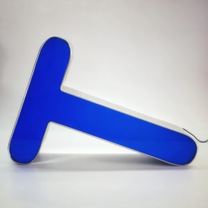 Leuchtbuchstaben T